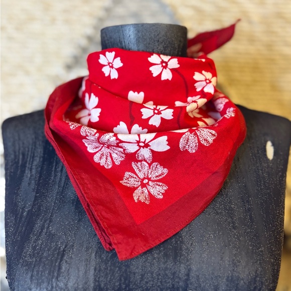 Vintage Bundle of Bandanas! - Picture 9 of 16